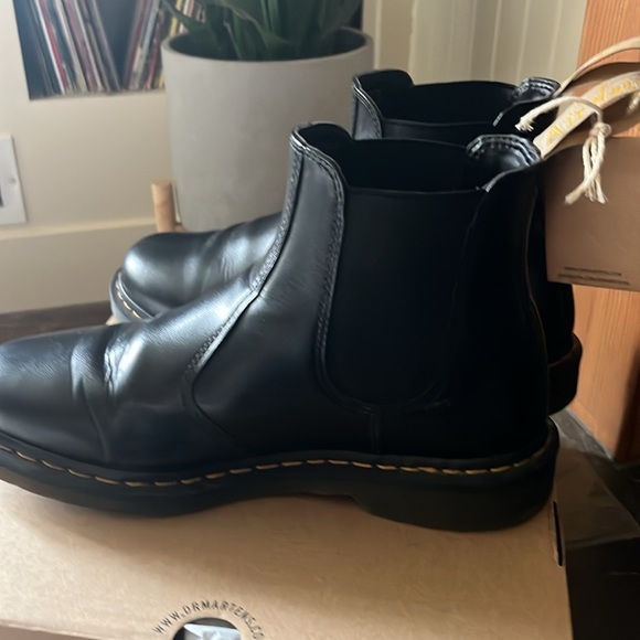 Dr Marten's Vegan 2976 Felix Chelsea Boot size 12 - Picture 2 of 6